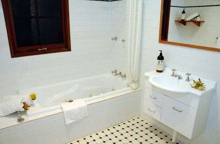 Hookes Creek Forest Retreat - New Castle Holiday 1