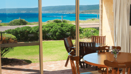 Canal Rocks Beachfront Apartments - New Castle Holiday 2