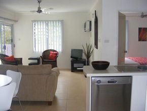 Port Douglas Outrigger Apartments - New Castle Holiday 4