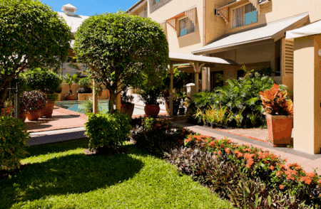 Cairns Queens Court - New Castle Holiday 4