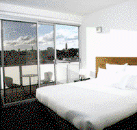 Cosmopolitan Hotel - New Castle Holiday