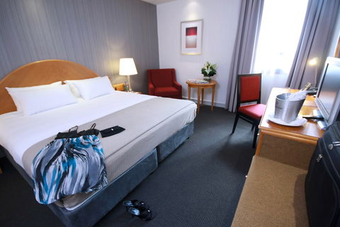 The Menzies Sydney - New Castle Holiday 1
