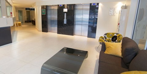 Abbey On Roma - New Castle Holiday 4