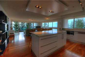 Solnamara Beachfront Apartments - New Castle Holiday 8