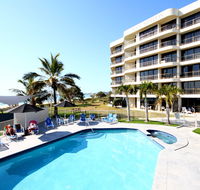San Simeon Beachfront Apartments - New Castle Holiday