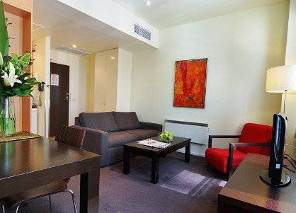 Quest On William - New Castle Holiday 1