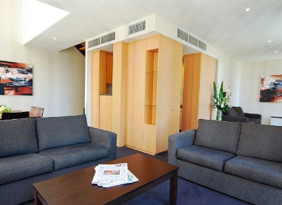 Quest On William - New Castle Holiday 3