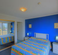 Surfers Beachside Holiday Apartments - New Castle Holiday