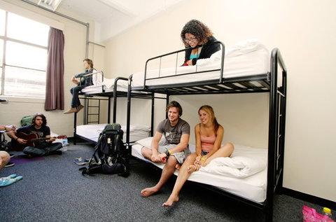 Discovery Melbourne - New Castle Holiday 1