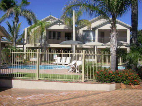 Pelican Shore Villas - New Castle Holiday 1
