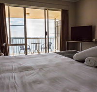 Beachcomber Hotel - New Castle Holiday