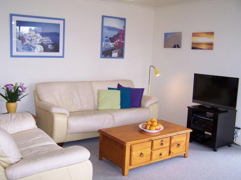 Beachfront Units Merimbula - New Castle Holiday 6