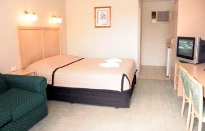 Big Valley Motor Inn - New Castle Holiday 1