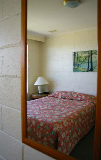 Mulgrave Court Motor Inn - New Castle Holiday 1