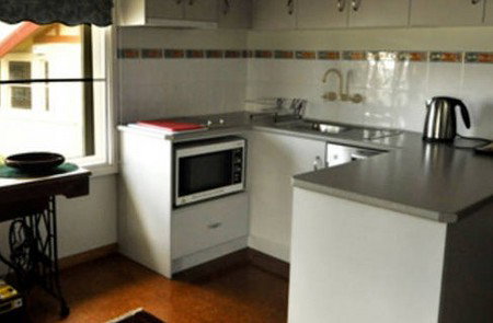 Newcomen Bed And Breakfast - New Castle Holiday 4