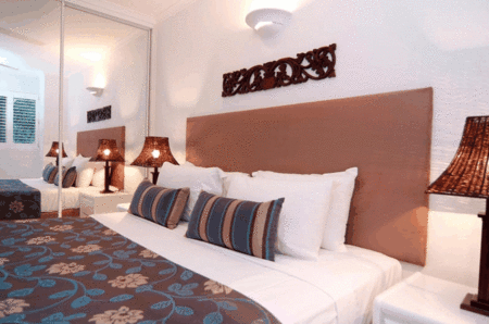 Agincourt Beachfront Apartments - New Castle Holiday 1