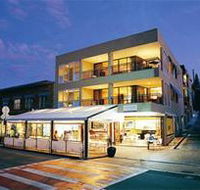 Marine Boutique Beachfront Apartments - New Castle Holiday