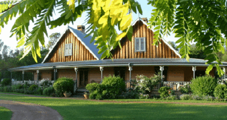 Carriages Country House - New Castle Holiday