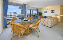 Beachside Resort (kawana Waters) - New Castle Holiday 3