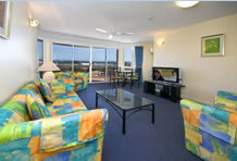 Beachside Resort (kawana Waters) - New Castle Holiday 4