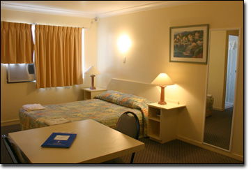Earls Court Motor Inn - New Castle Holiday 2