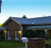 Lincoln Cottage Motor Inn - New Castle Holiday