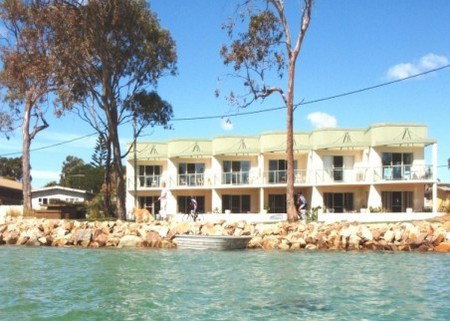 Merimbula Lake Apartments - New Castle Holiday 2