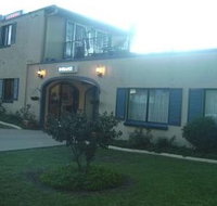 Golden Harvest Motel - New Castle Holiday