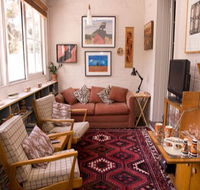 Australia Street Bed And Breakfast - New Castle Holiday