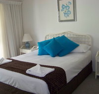 Old Burleigh Court Holiday Apartments - New Castle Holiday