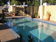 Blue Violet Motor Inn - New Castle Holiday 1