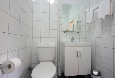 Coconut Grove Holiday Apartments - New Castle Holiday 4