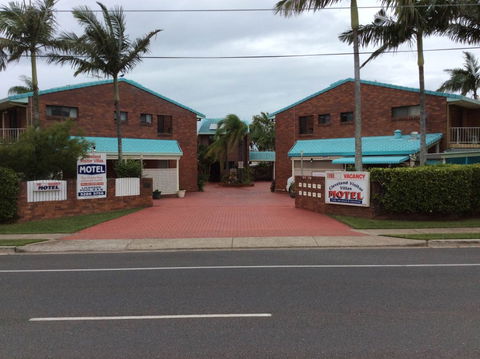 Cleveland Visitor Villas Motel & Shailer Park Garden Villas - New Castle Holiday 2