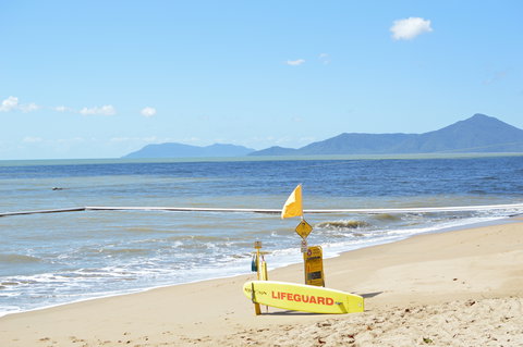 Cairns Beach Resort - New Castle Holiday 4