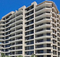 Clubb Coolum Beach - New Castle Holiday