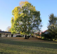 Moore Park Inn - New Castle Holiday