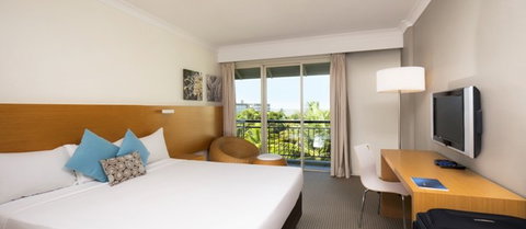 Novotel Cairns Oasis Resort - New Castle Holiday 0
