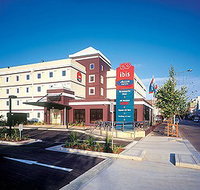 Hotel Ibis Newcastle - New Castle Holiday