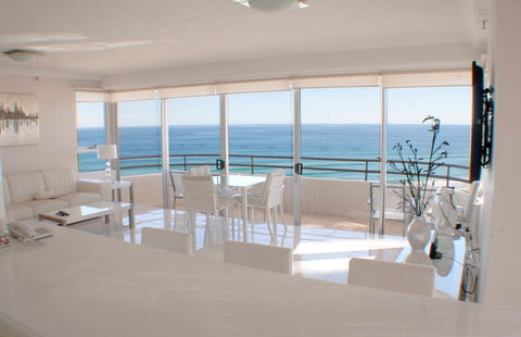 Zenith Apartments - New Castle Holiday 1
