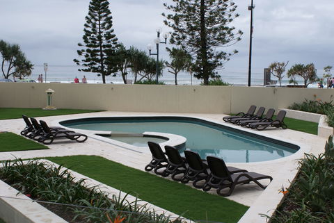 Zenith Apartments - New Castle Holiday 3
