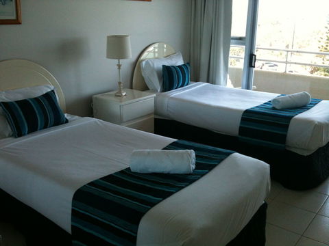 Zenith Apartments - New Castle Holiday 6