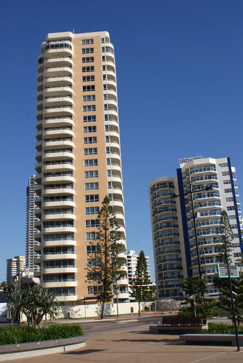 Zenith Apartments - New Castle Holiday 8