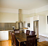 2 On Warneford - New Castle Holiday