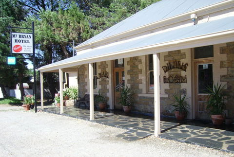Mount Bryan Hotel - New Castle Holiday 0