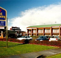 Taylors Lakes Hotel - New Castle Holiday