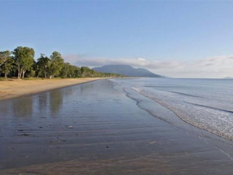 Bramston Beach Motel - New Castle Holiday 1