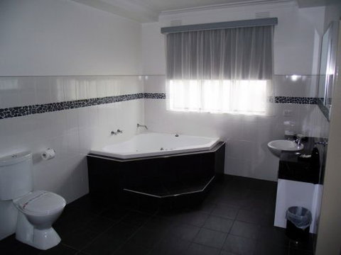 503 On Princes Drive Motel - New Castle Holiday 2