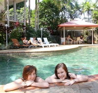 Cairns Reef Apartments and Motels - New Castle Holiday