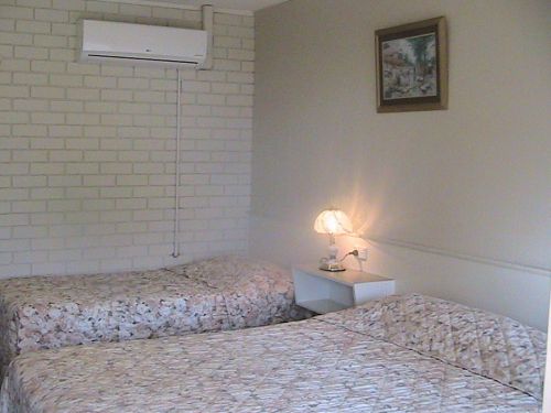 Cobden VIC New Castle Holiday