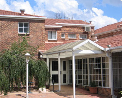 Golden Age Motor Inn - New Castle Holiday 5